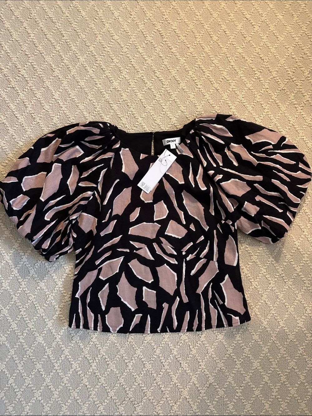 NWT DKNY Black and Tan Patterned Puff-Sleeve Top